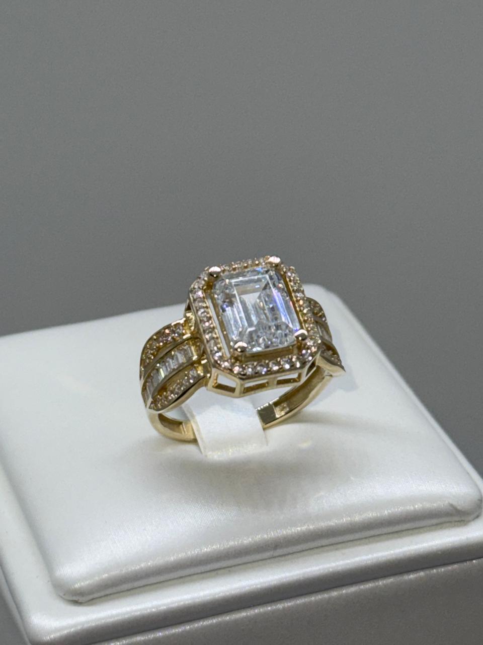 ANILLO CIRCON CUADRADO 4.2G 10K